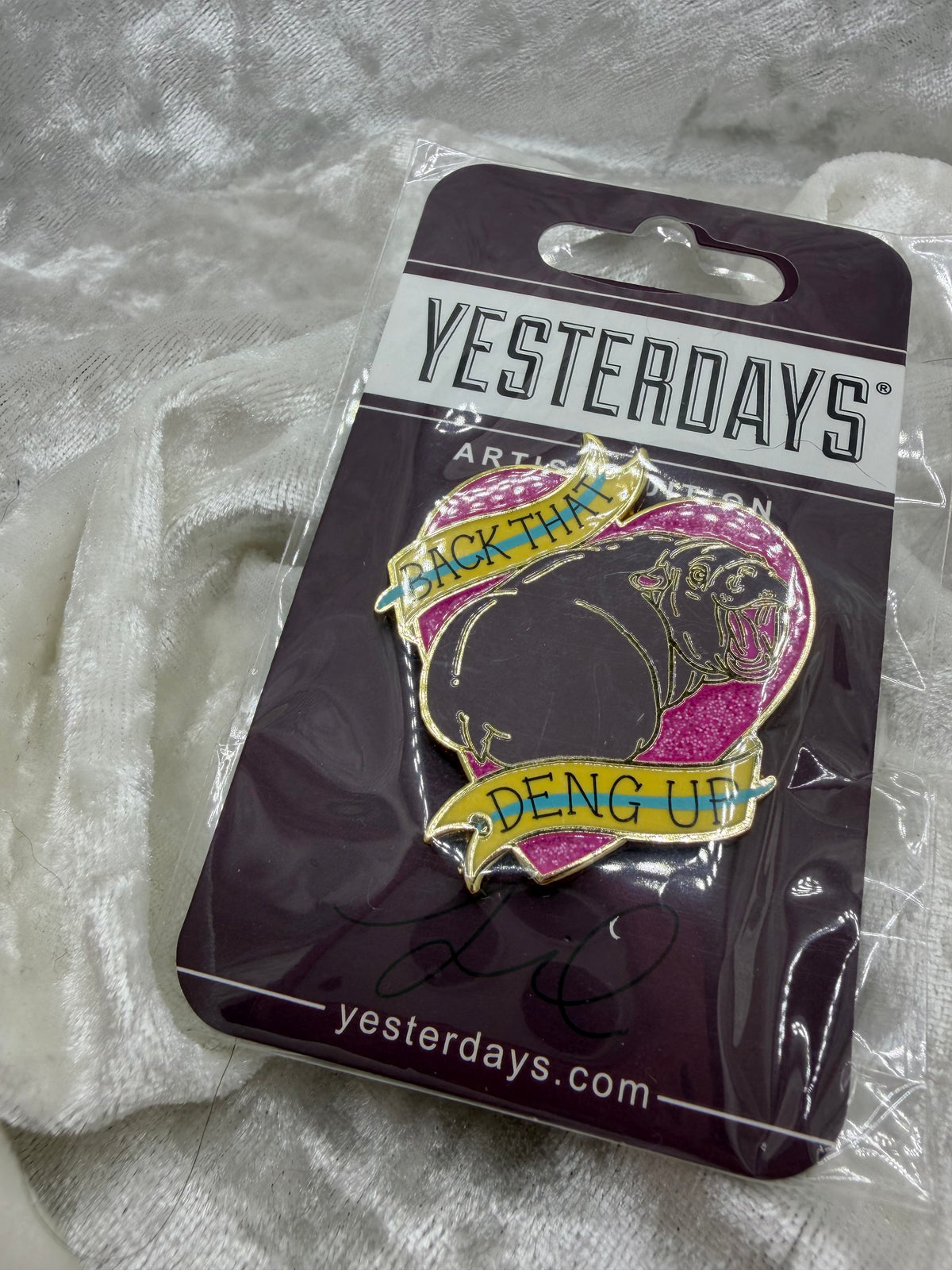 Fan-Made Back Dat Deng Up Enamel Pin by Yesterday’s Pin, Moo Deng-Inspired 1.5-Inch Gold-Plated Lapel Pin