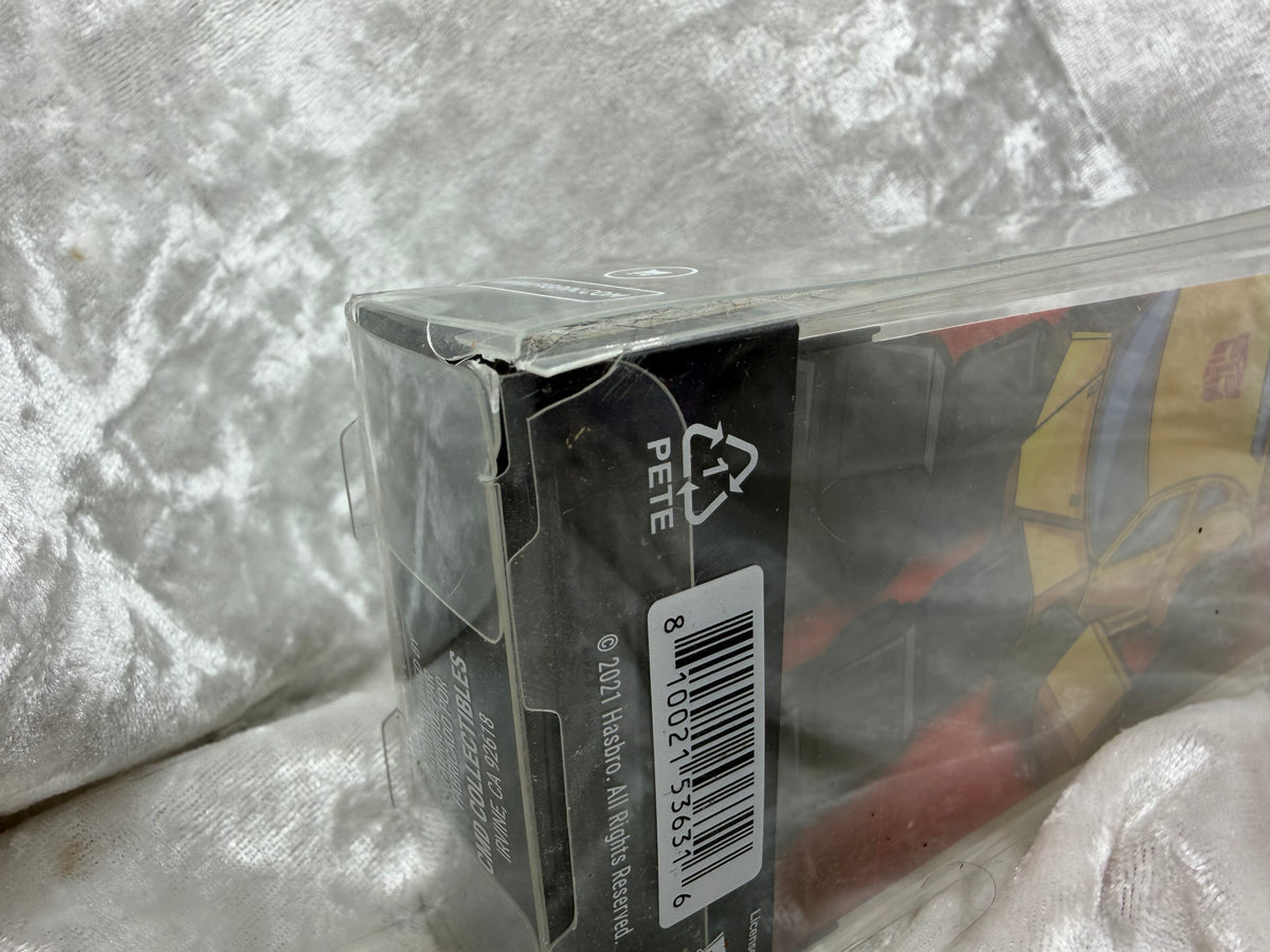 Close-up photo of physical damage to the FiGPiN Bumblebee 669 acrylic display case.