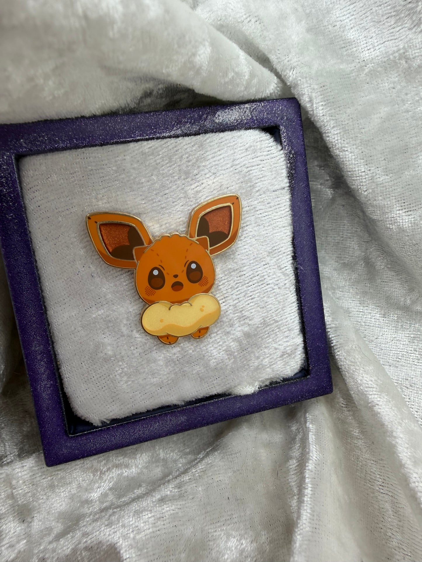 Fan made by PenguChan Studios PlushéMon Series 1 Eevee approx 1.1 inch hard enamel pearl screen print companion pin single post blind bag 6/69 pull rate