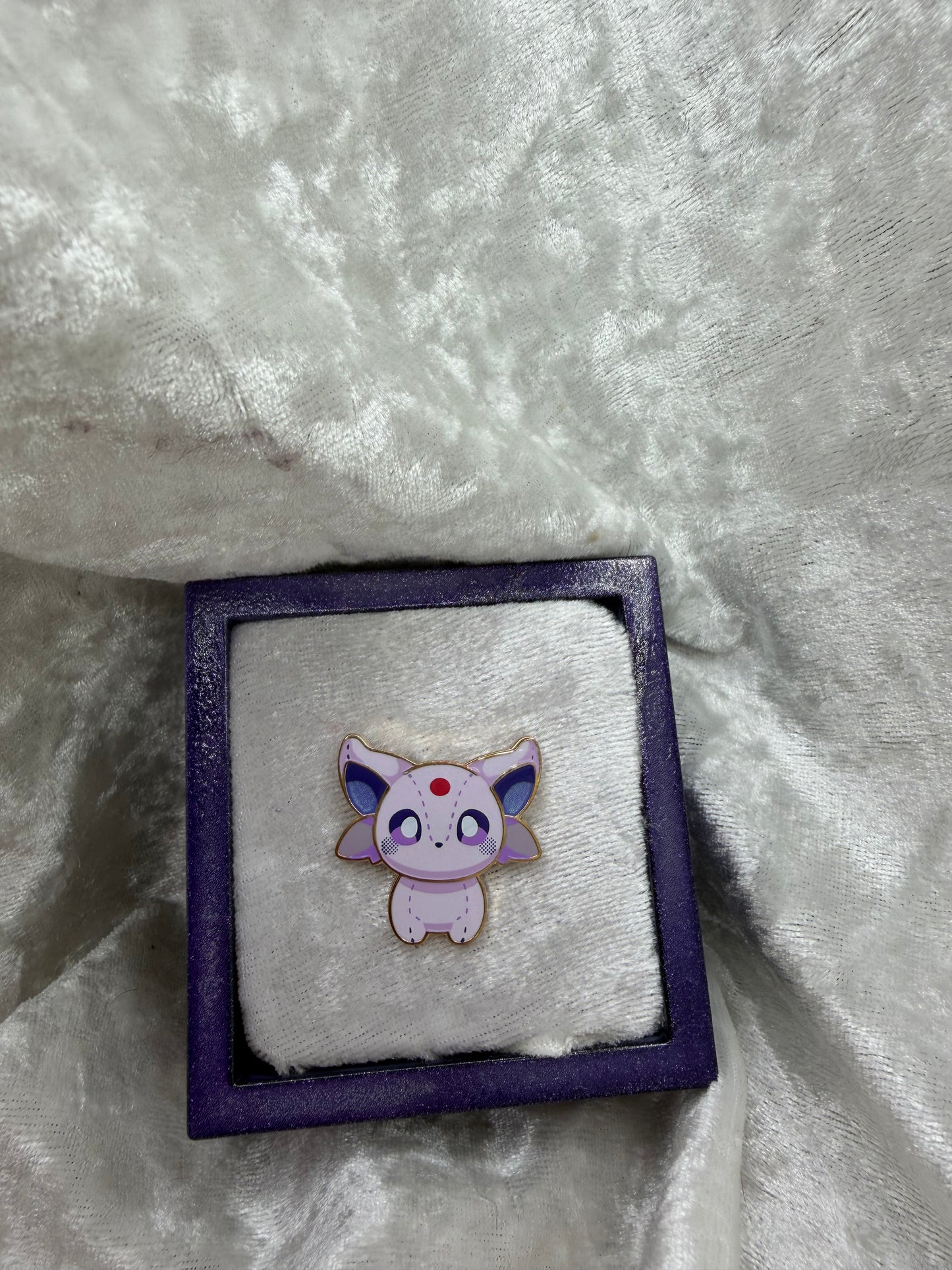 Fan made by PenguChan Studios PlushéMon Series 1 Espeon approx 1.1 inch hard enamel pearl screen print companion pin single post blind bag 6/69 odds