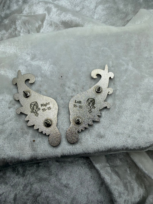 Wing Set of 2 LE 15 Pin Set - Pink and Silver - Bendiesticks
