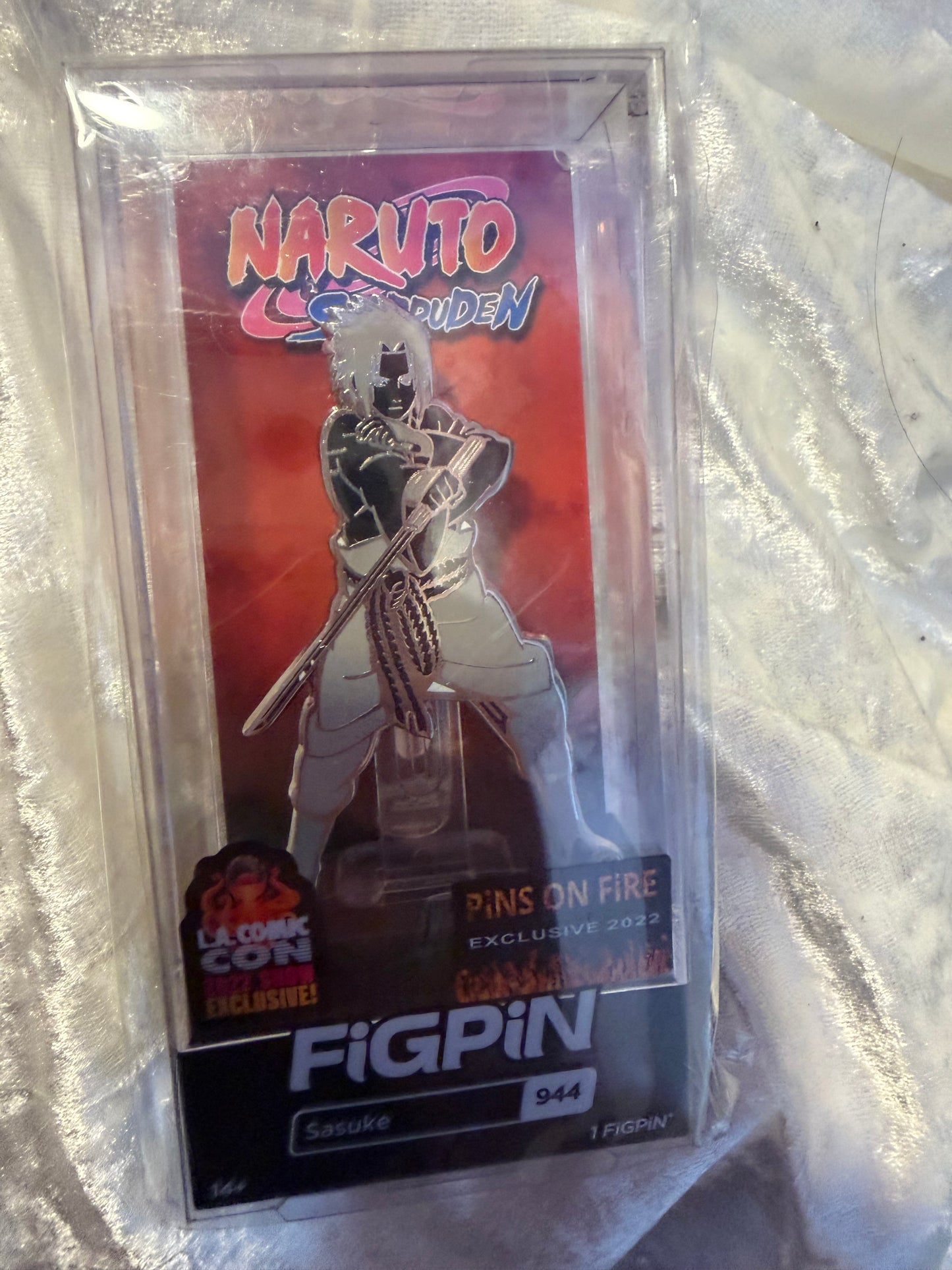 Sasuke FiGPiN #944 Naruto LACC exclusive collectible pin