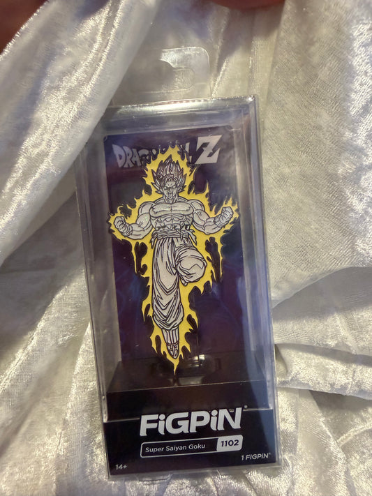 Super Saiyan Goku FiGPiN #1102 Dragon Ball Z NYCC 2022 exclusive glow collectible pin