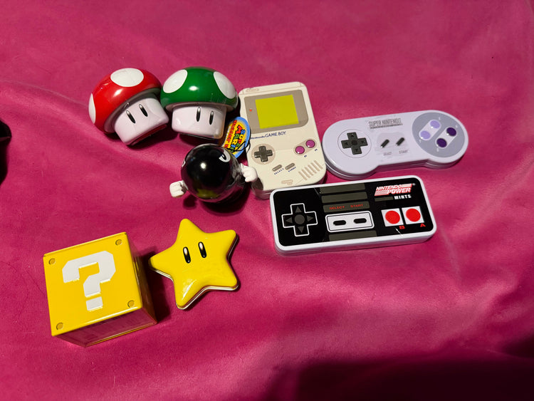 Knick Knacks & Novelty Collectibles