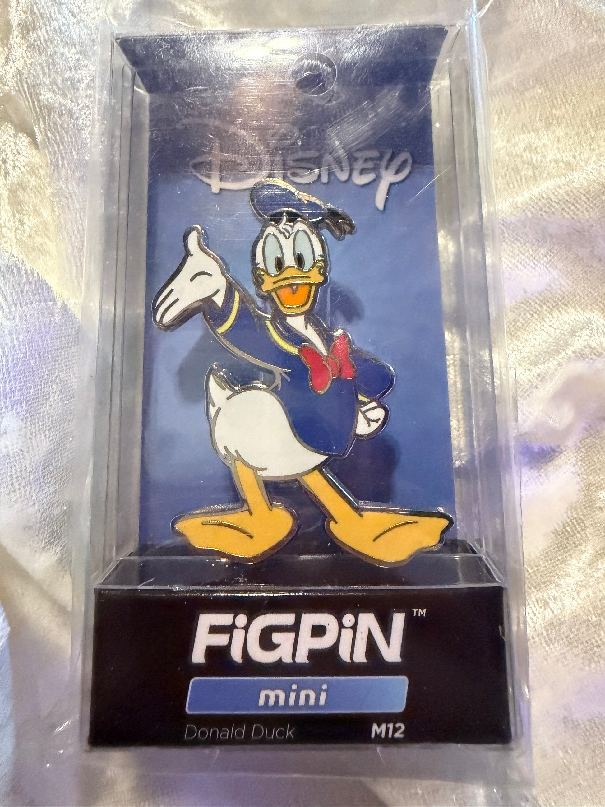 Donald Duck FiGPiN Mini #M12 Disney Mickey & Friends collectible enamel pin