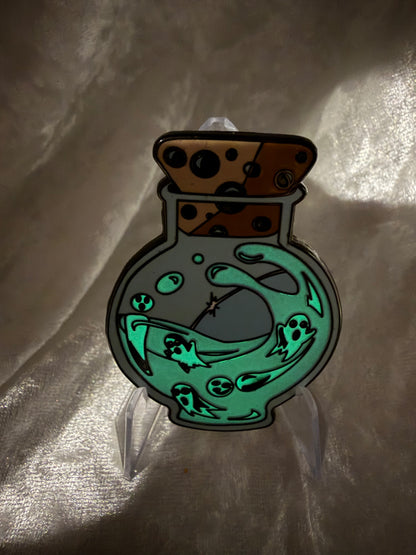 Purple Potion Bottle Ghost Fantasy Pin Le 20 By Bendiesticks