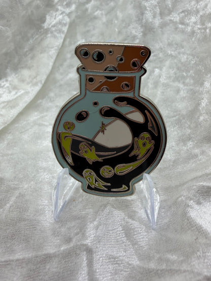 Black Potion Bottle Ghost Fantasy Pin Le 20 By Bendiesticks