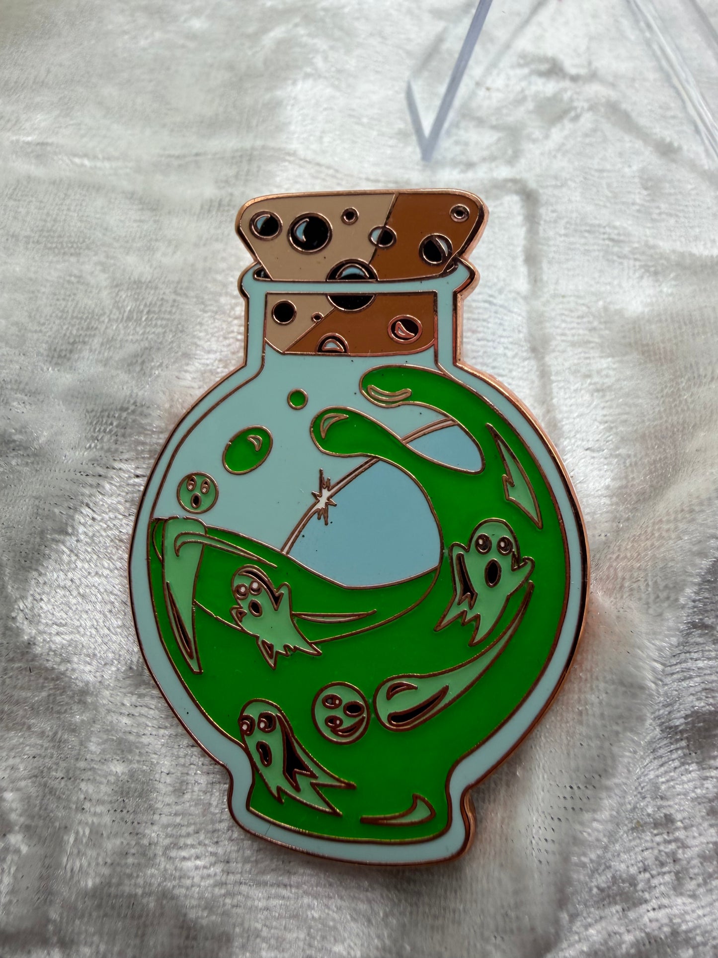 Green Potion Bottle Ghost Fantasy Pin Le 20 By Bendiesticks