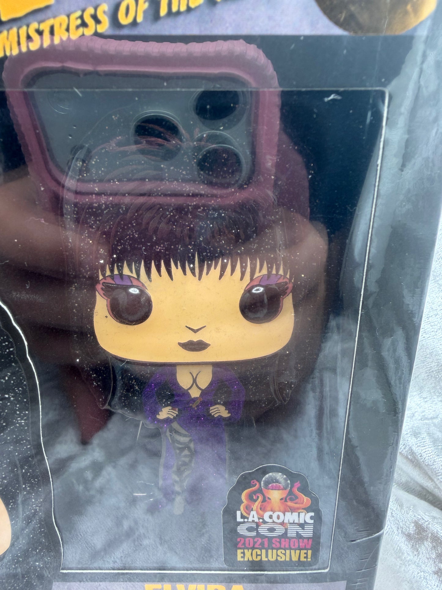 Elvira Funko Pop Pin LACC Loungefly Exclusive