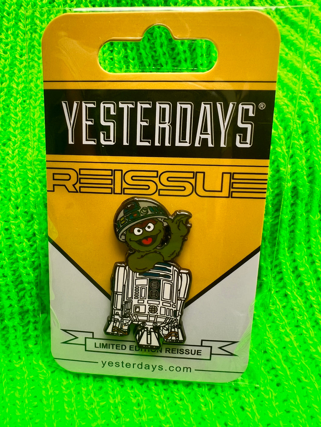 Yesterday's O5-C4R R2D2 Oscar Reissue Enamel Pin