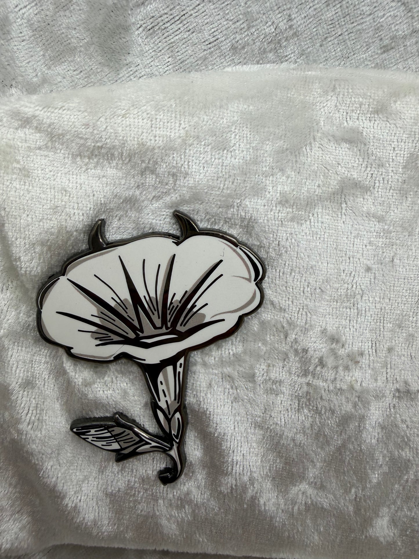 Devil Lilly in White LE 15 Pin - 2 Inch - Bendiesticks