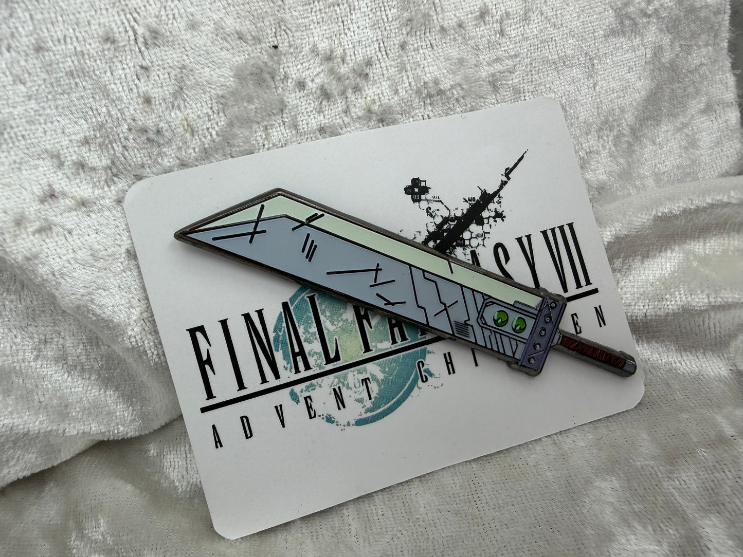 Final Fantasy Sword LE 50 Pin - 2.5 Inch - Bendiesticks