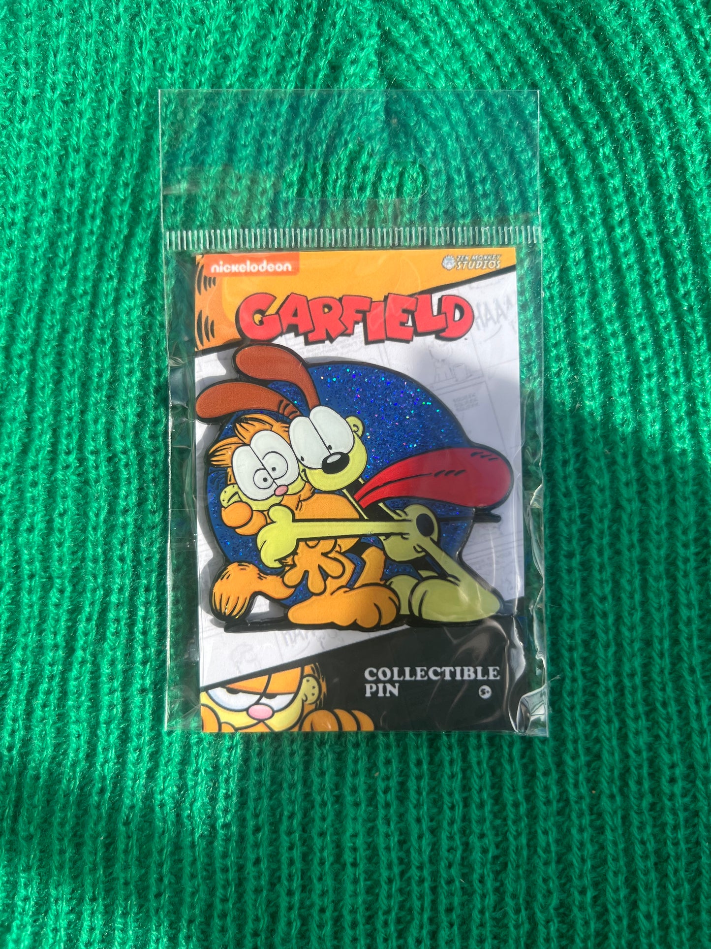 Zen Monkey Studios Odie's Hug - Garfield Pin