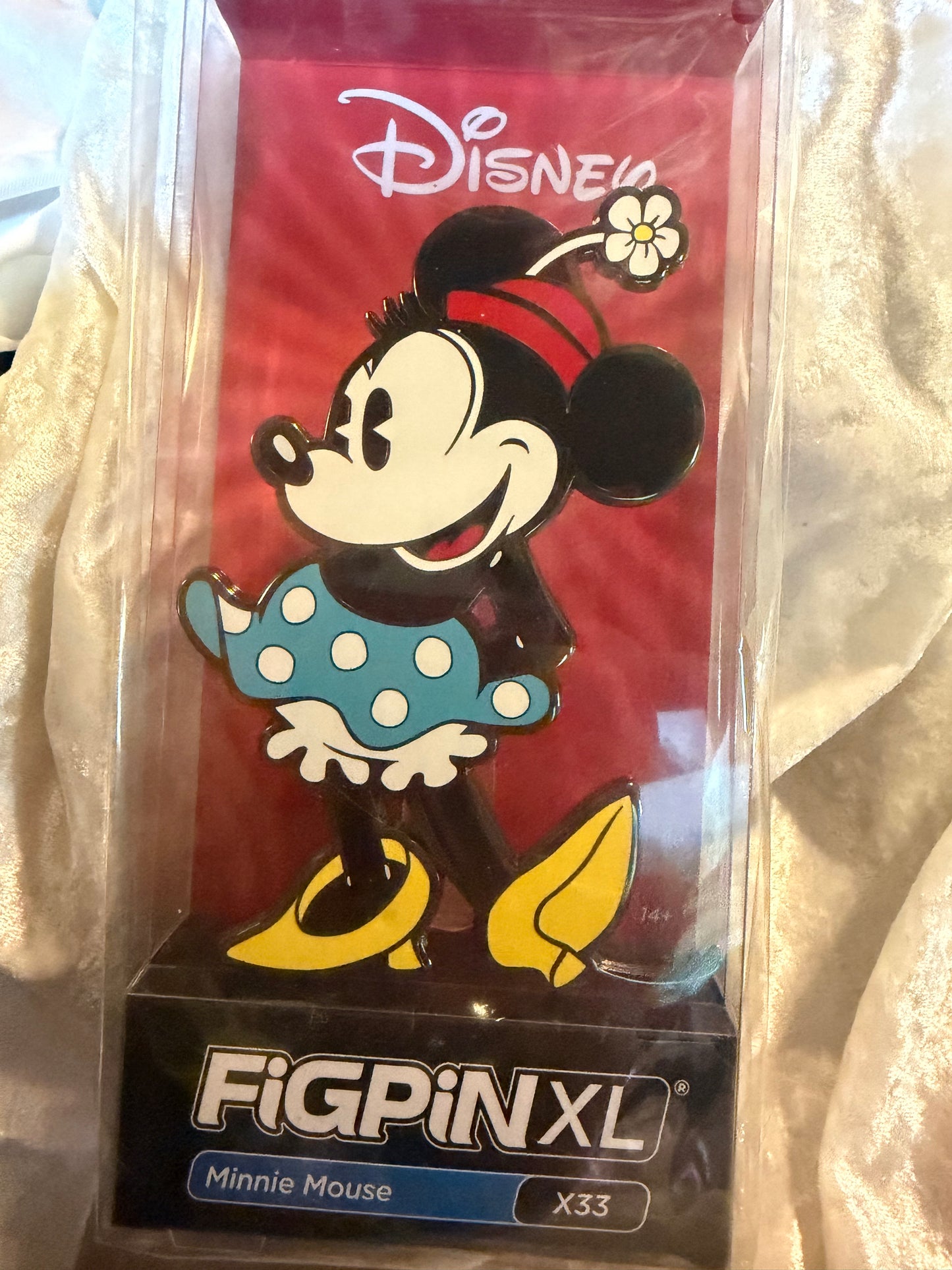 Minnie Mouse FiGPiN XL #X33 Classic Disney 6-inch premium enamel pin in soft plastic display box with character art card
