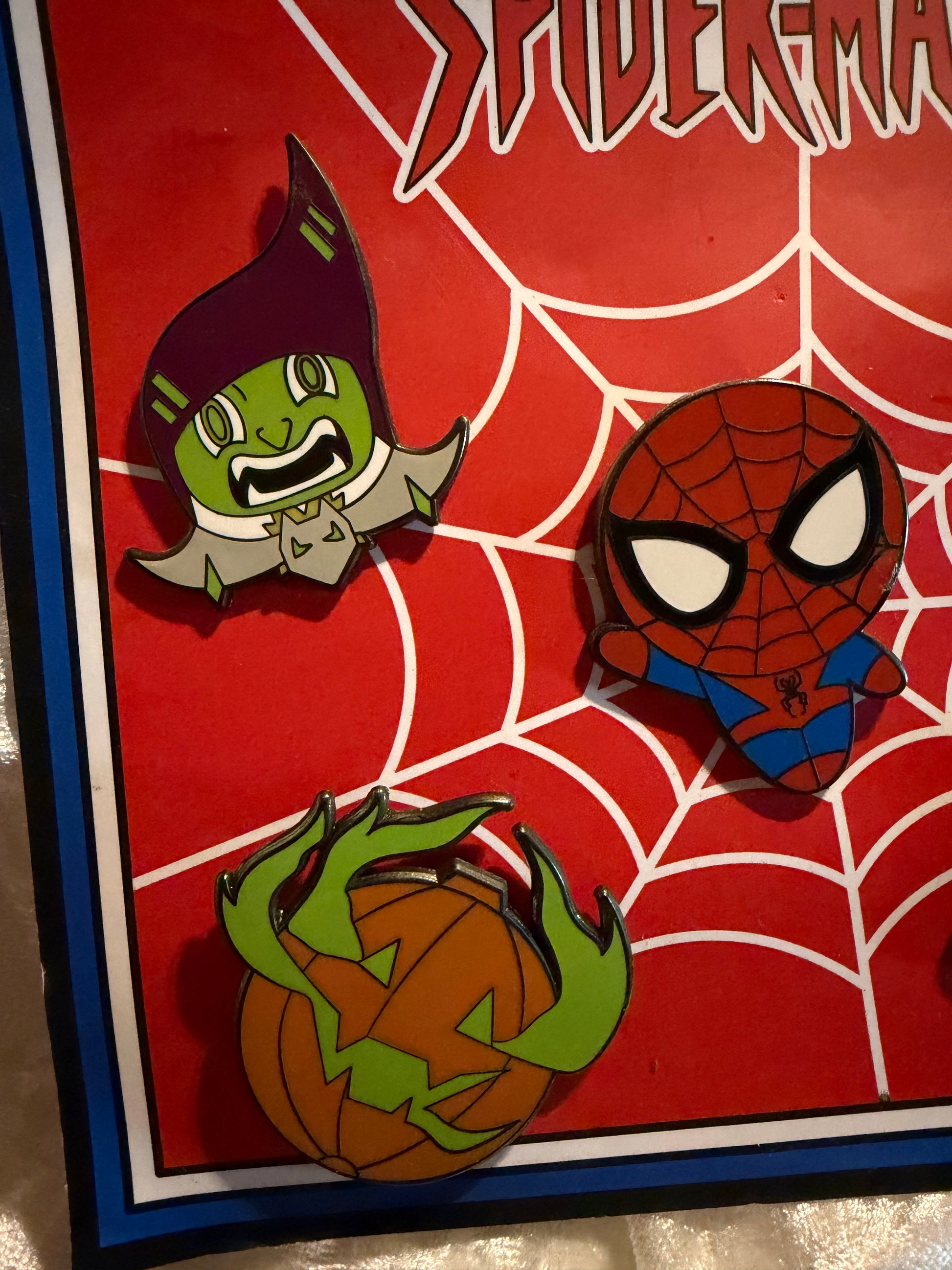 Rare 1.5'' Bendiesticks Spider-Man pin set, a must-have for Marvel fans.