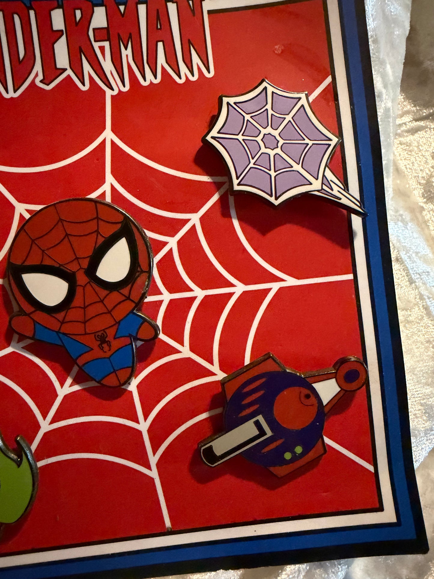 Rare 1.5'' Bendiesticks Spider-Man pin set, a must-have for Marvel fans.