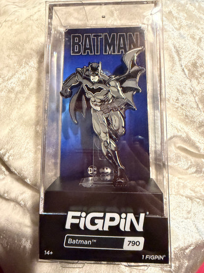Rebirth Batman FiGPiN #790 DC Comics Deluxe Box Set Exclusive collectible pin in display box