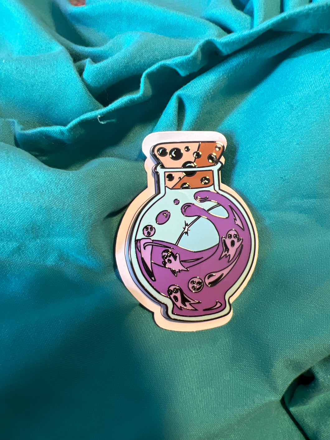 Purple Potion Bottle Ghost Fantasy Pin Le 20 By Bendiesticks
