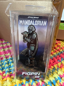 FiGPiN Star Wars The Mandalorian with Grogu #827 LOCKED